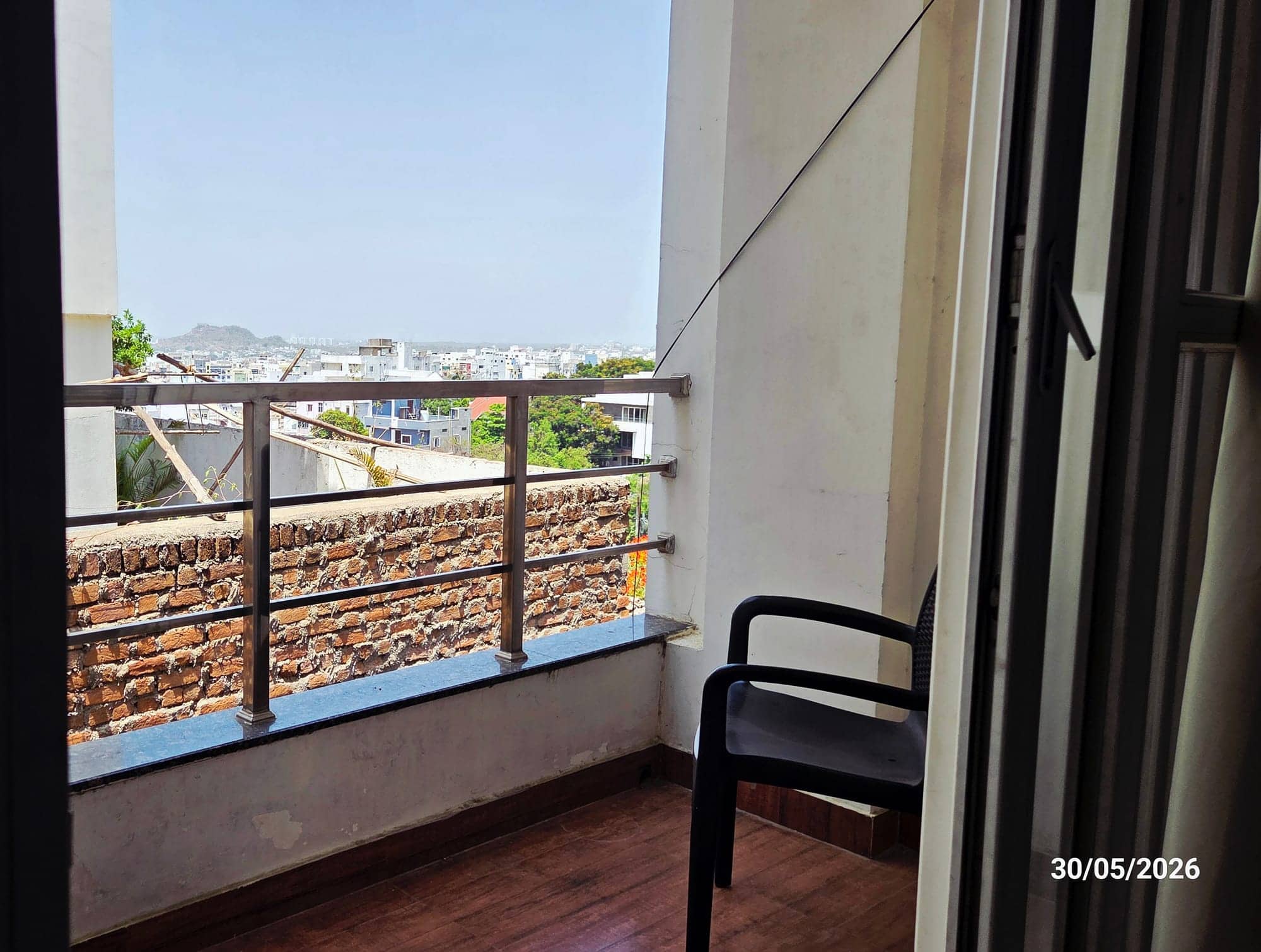 4 BHK — photo 2
