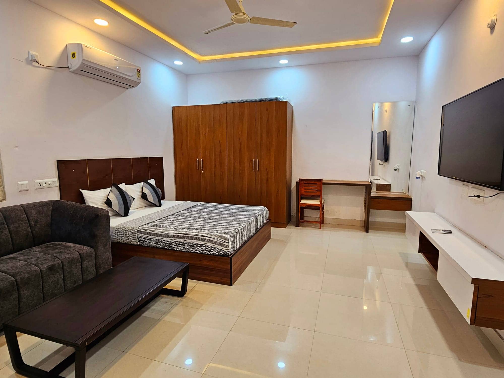 1 RK with Kitchen — 1 RK in Madhapur